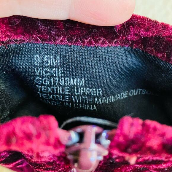 MIA Vickie crushed velvet booties berry red US 9,5M Mod Go-Go Fashion Booties - Picture 8 of 11